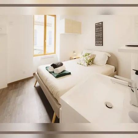 Deux Pieces Dans Le Vieux Apartment Montlucon