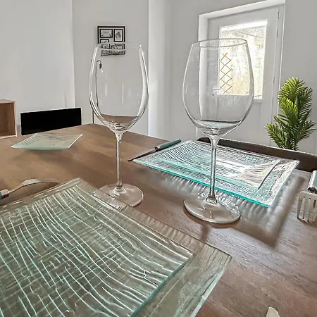 T2 Cosy Avec Terrasse Privée à Appartamento Montluçon