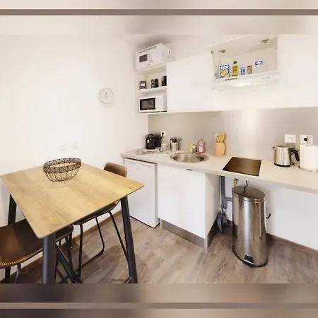 T2 Cosy Avec Terrasse Privée à * Montluçon